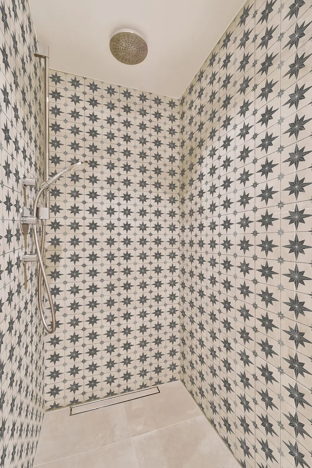 Astral Black & White Rustic Shower Panel - Image 2