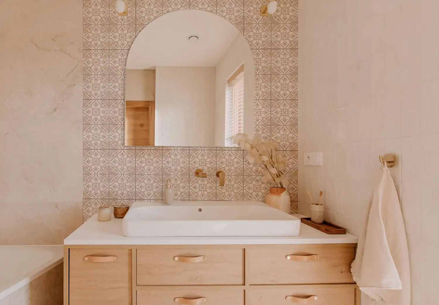 Victorian Tiles Beige Shower Panel - Image 2